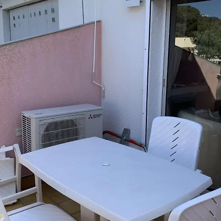 Apartment T2 Mezzanine Climatise, 4 Pers Avec Terrasse Et Parking - Proche Plages Et Commerces - Fr-1-607-134 Agde